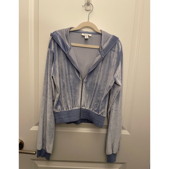 Must go before 27th! Topshop Velvet Cropped Hoodie Size 2 (brand new) - Picture 6 of 8